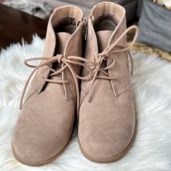 Universal Thread | Wedge Tan Ankle Booties Size 7.5W - Picture 4 of 8